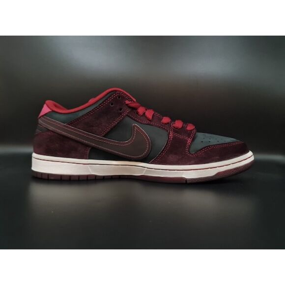 Nike SB Dunk Low Riot Skateshop. SIZE 11.5 - FZ1289-200 main image 4